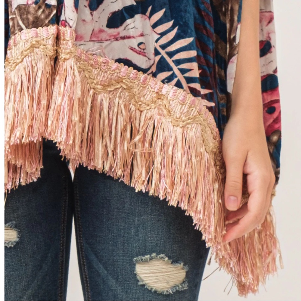Kimono, velvet colorful print, arm holes, fringe along hemline, mid length - Picture 4 of 8